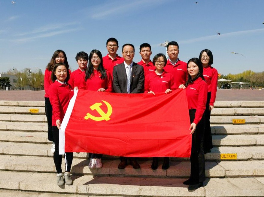 道可特党支部全体党员律师合影