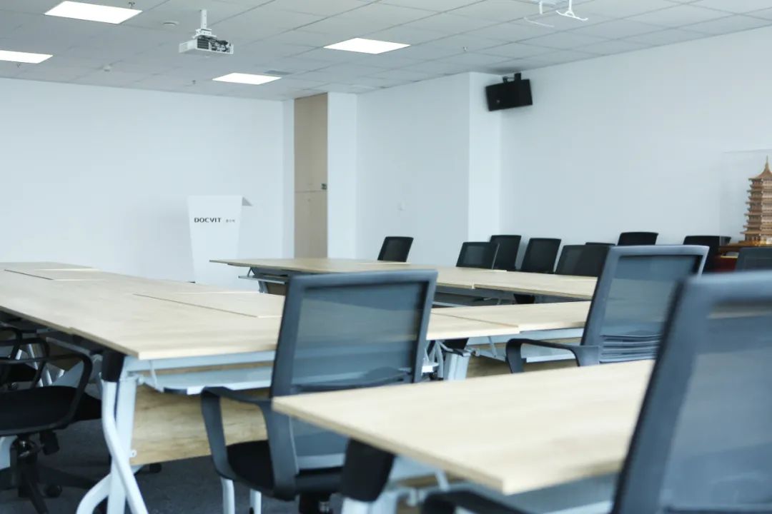 北京市道可特（太原）律师事务所大会议室