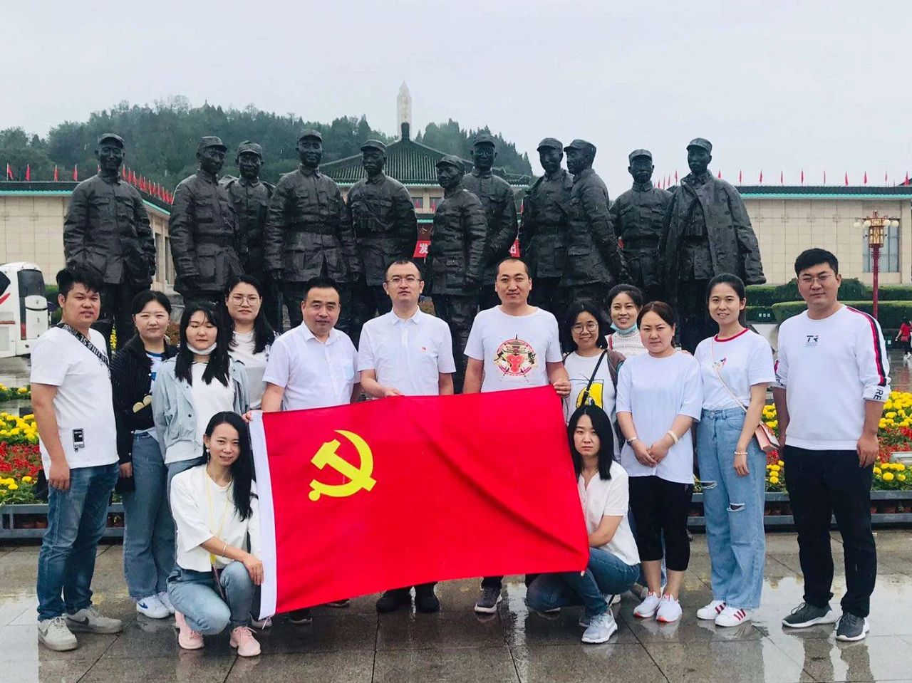 道可特太原办公室远赴武乡追忆革命岁月合影