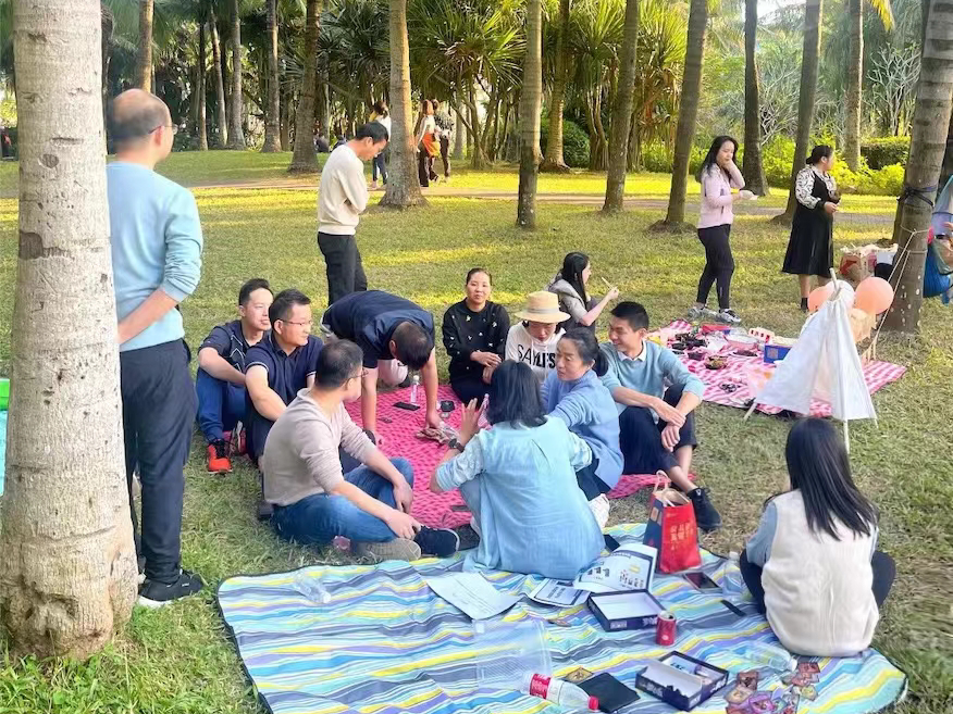 道可特深圳办公室11月草坪生日会