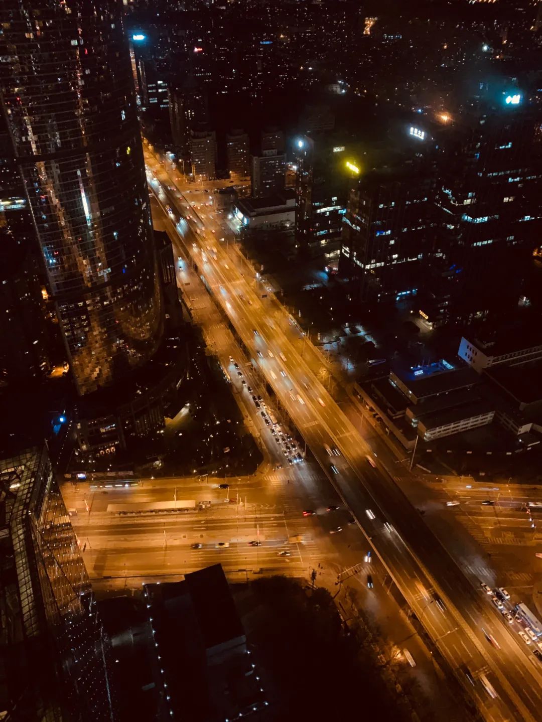 加班之夜的窗外