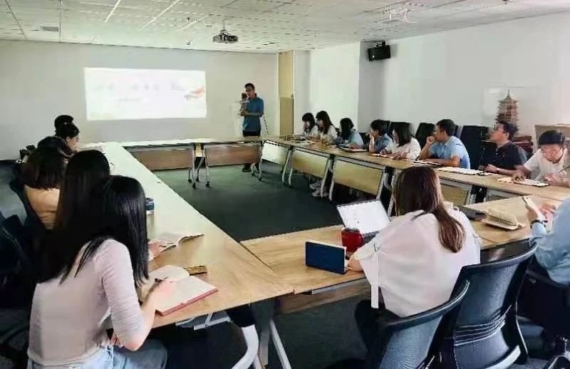 《月亮与六便士》——道可特太原办公室桐道读书会第十六期