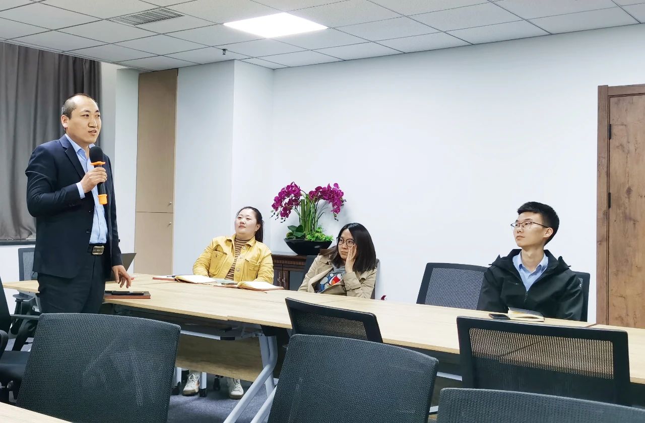 道可特太原办公室桐道读书会（九）：《观复猫—博物馆的猫馆长》