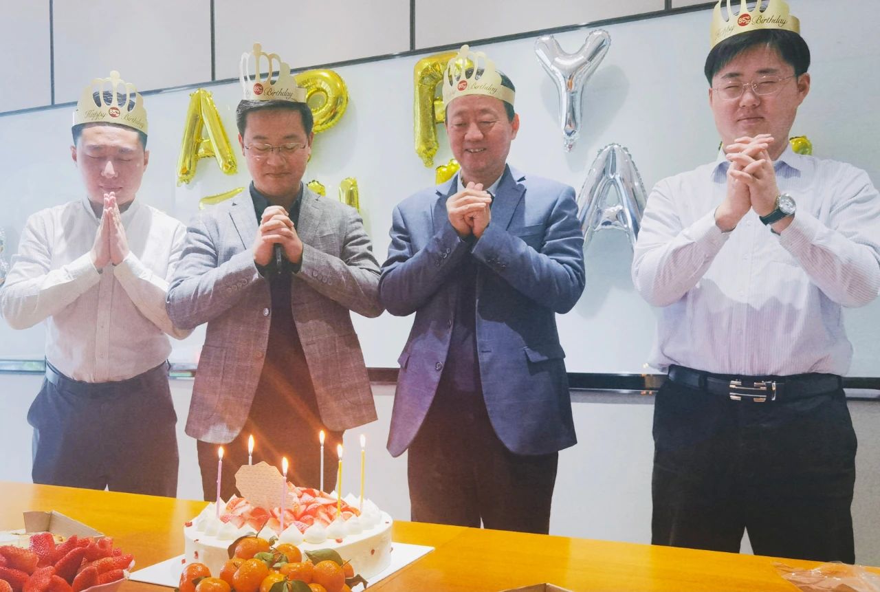 “时光共悦 喜辰同乐”——道可特济南办公室二月生日会