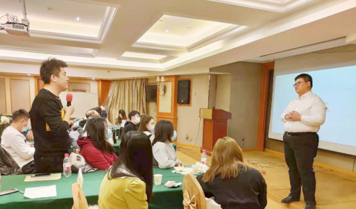 北京道可特（天津）律师事务所温军旗律师应邀为易景环境企业高层管理人员进行合同法律法规专题培训