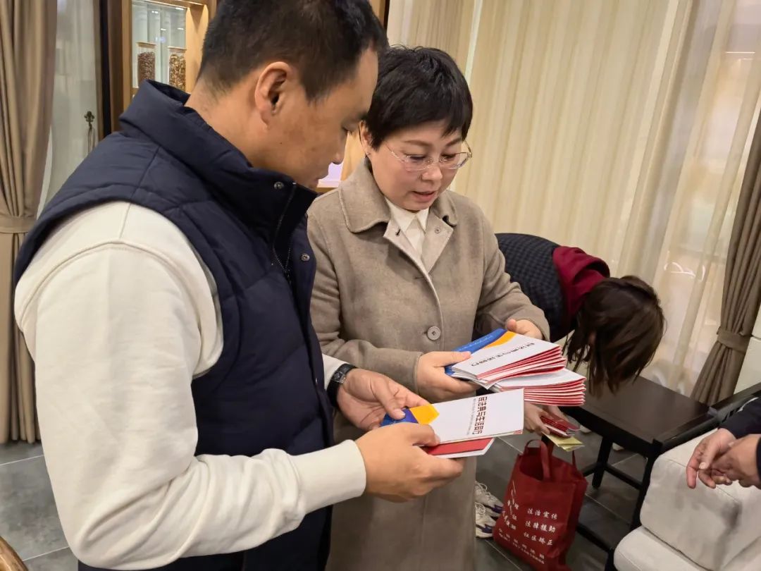 道可特太原办公室王晓骏律师、刘丽丽律师一行实地走访了太原市资善堂中医馆，为企业解答疑惑，提供法治“体检”