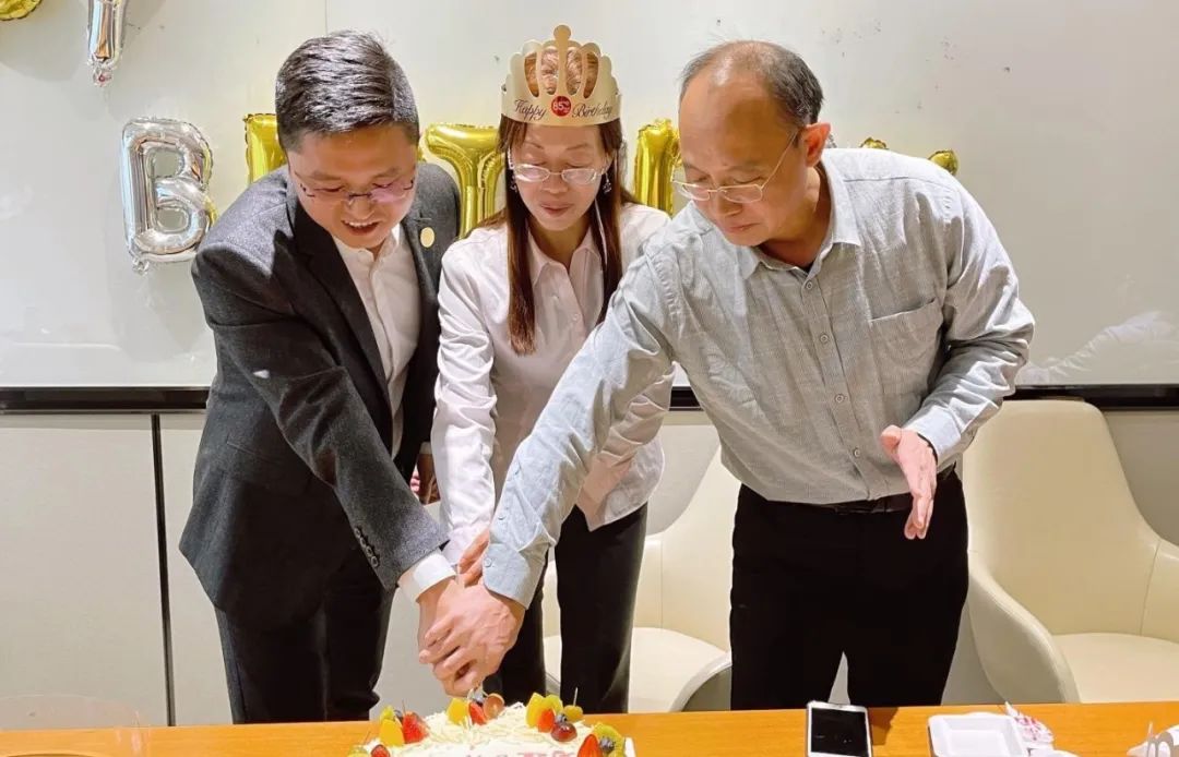 道可特济南办公室“拾起梦想 与道可特同行”迎新会暨十月生日会活动