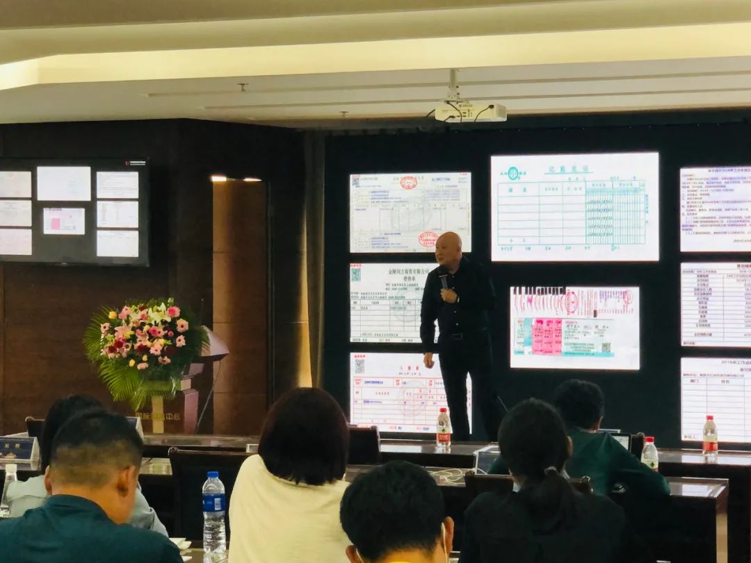 中国税务律师联盟发起人，“税务律师CTM培养体系”创立者，辽宁瑞唐律师事务所陈春林主任